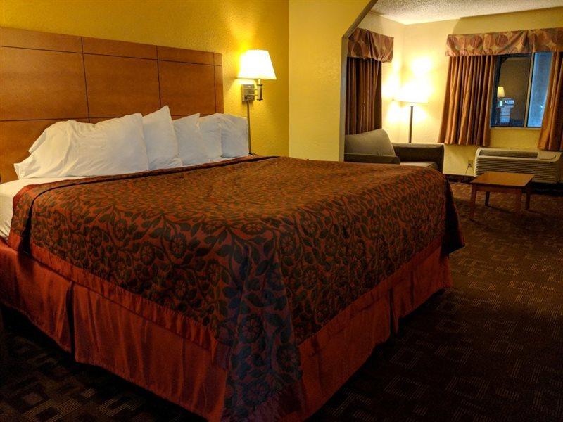 Super 8 By Wyndham Nashville Near Downtown / I-40 Экстерьер фото